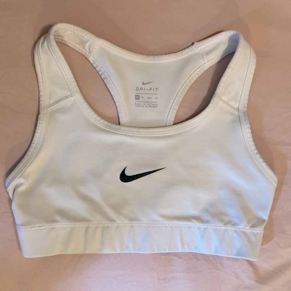 Nike Swoosh Light Support Sports Bra Non-Padded